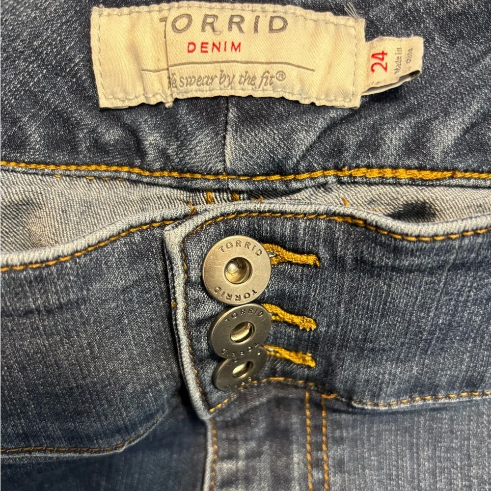 Torrid Super Denim Jegging Crop Button Fly Blue Jeans Women’s Size 24 - Picture 5 of 7